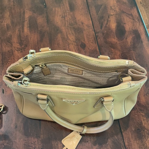 Small Saffiano leather bag Beige +black wallet - Picture 10 of 15